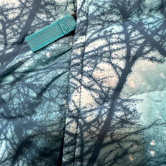 Patagonia Kids Down Sweater Vest Blue/ Green Puffer Size Large (12) - Picture 4 of 5